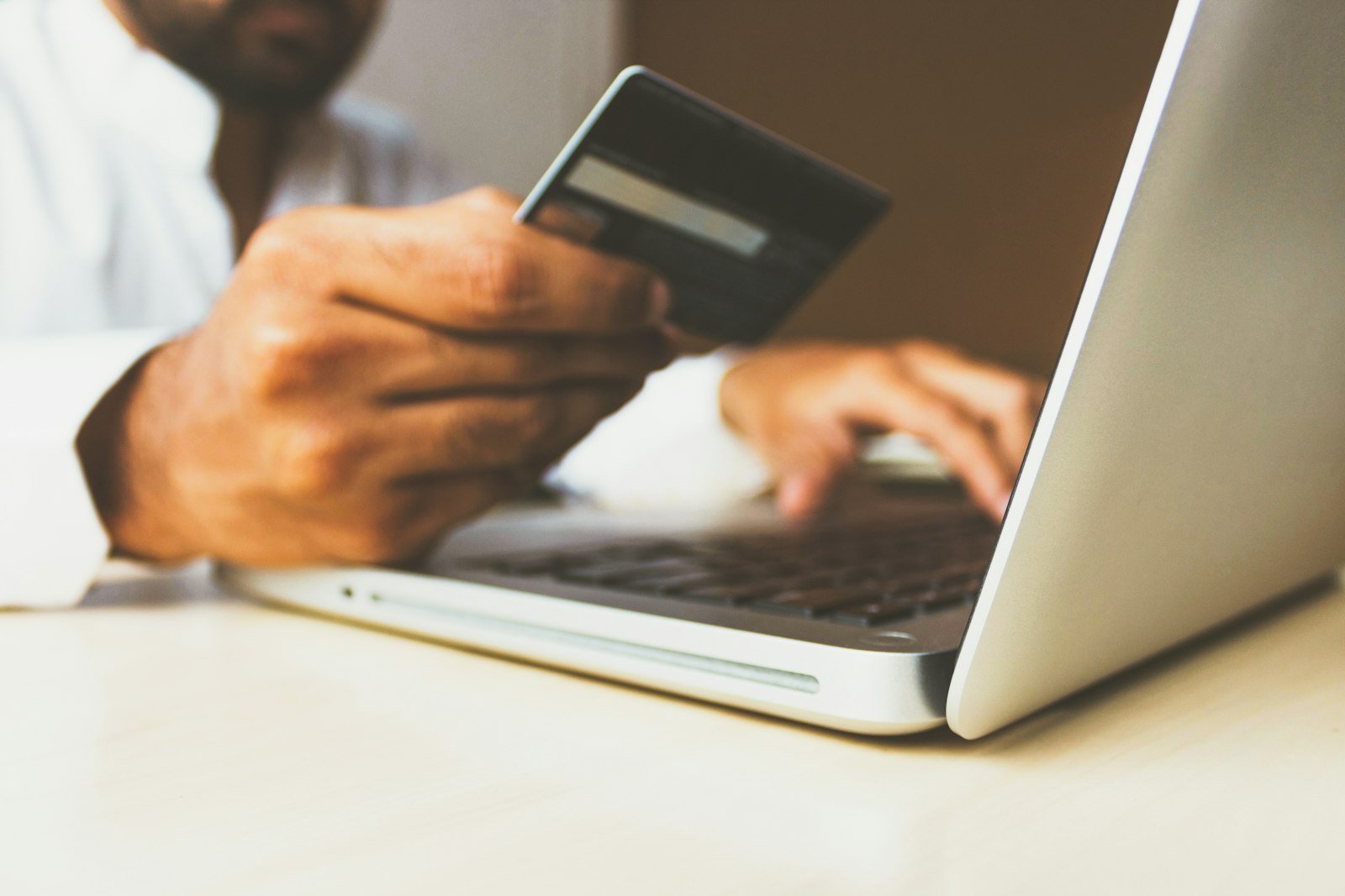 Tokenized Deposits vs. Stablecoins: Two Kinds of Digital Dollars, Very Different Risks